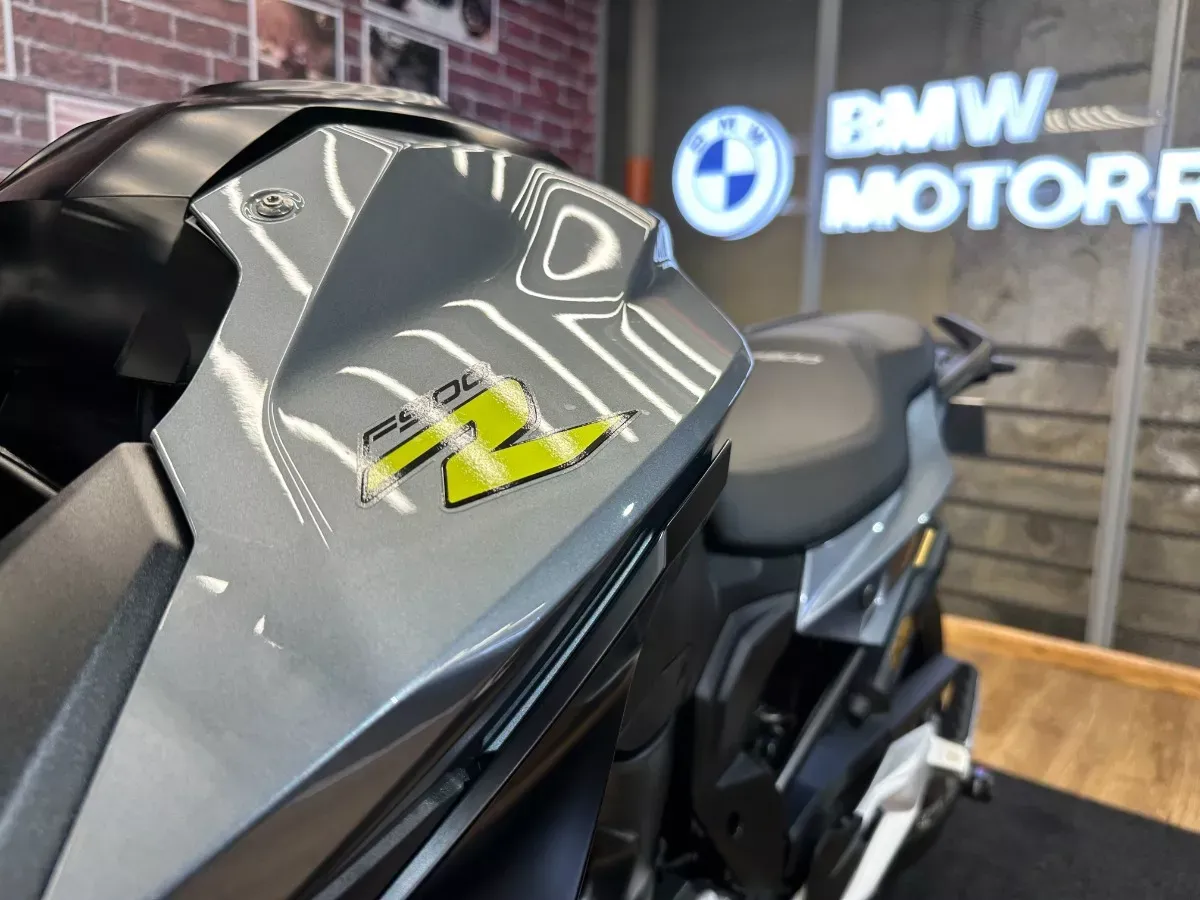 BMW F 900 R DYNAMIC 2024