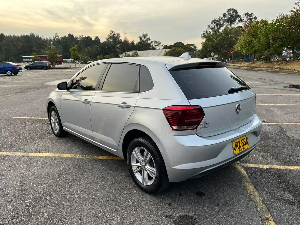 VOLKSWAGEN POLO [6] COMFORTLINE 2022