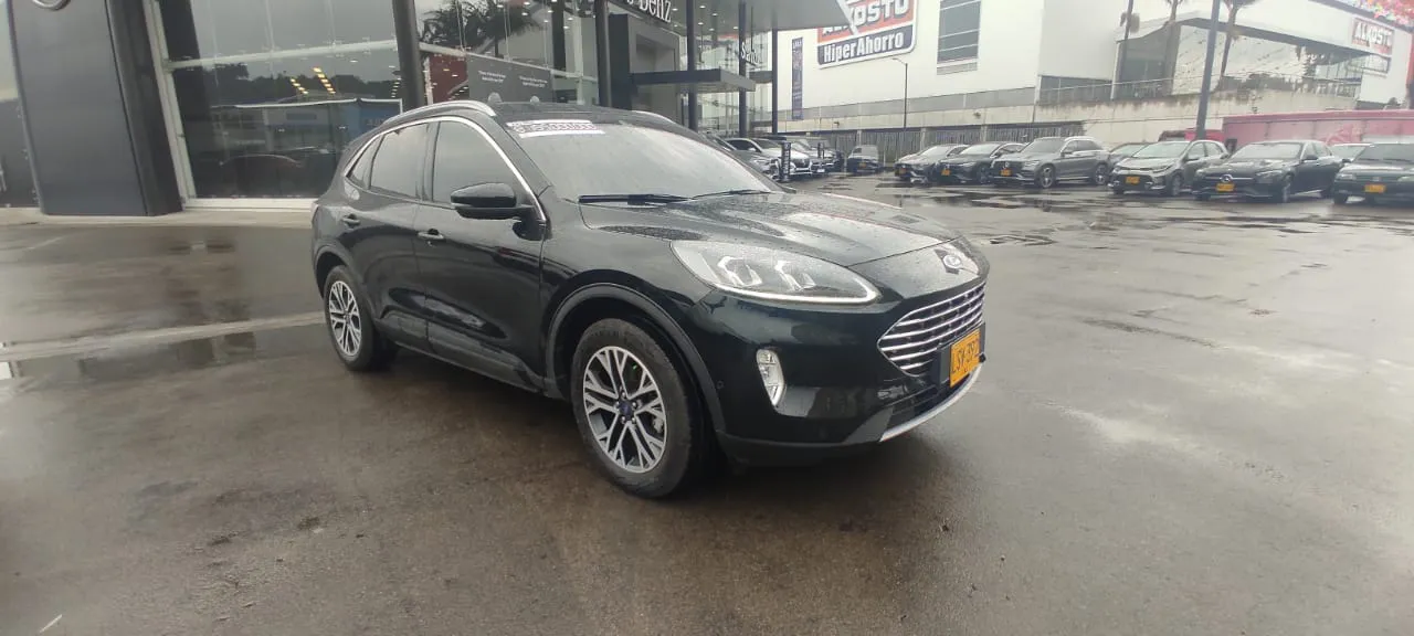 FORD ESCAPE TITANIUM 2023