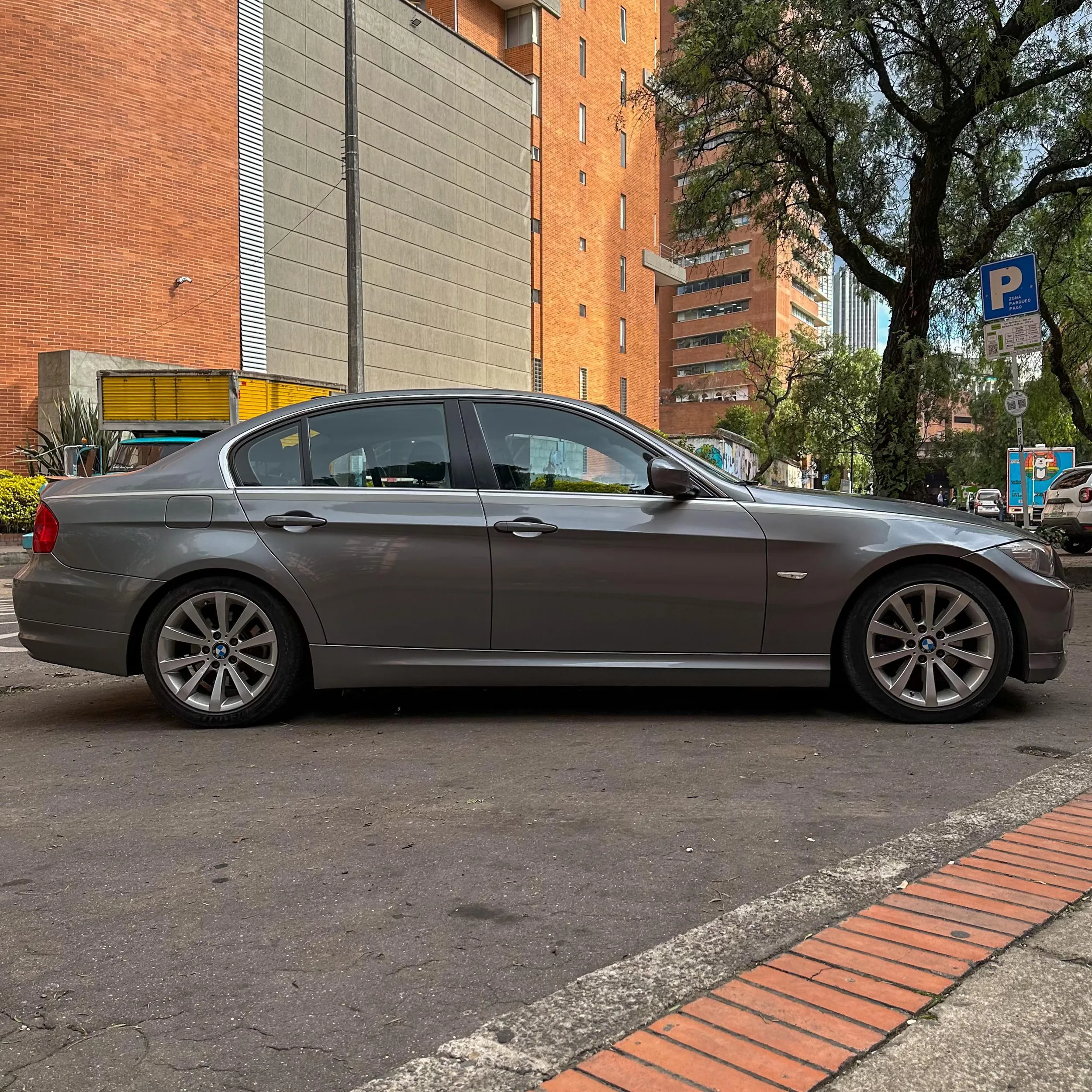 BMW 325i E90 LCI Sport 2010