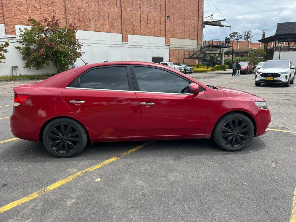 KIA CERATO FORTE 1.6 2013