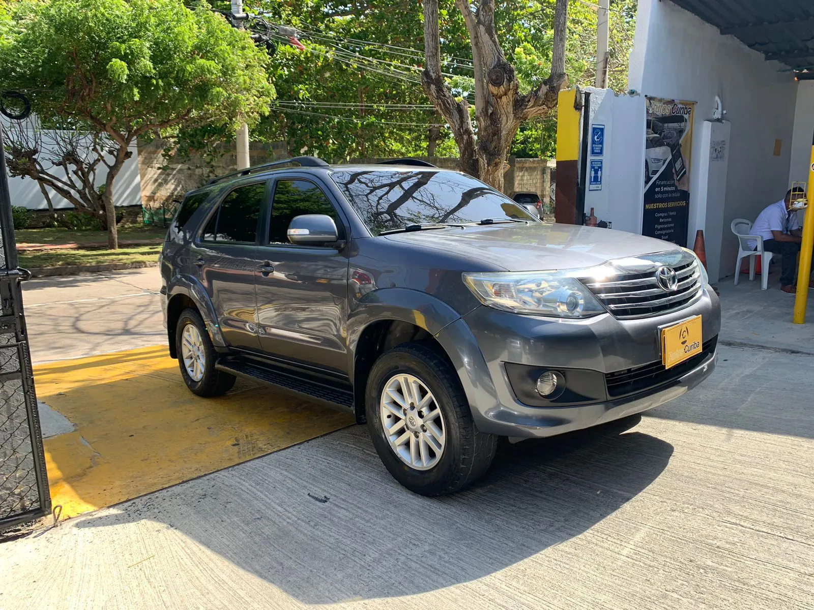 TOYOTA FORTUNER 2014