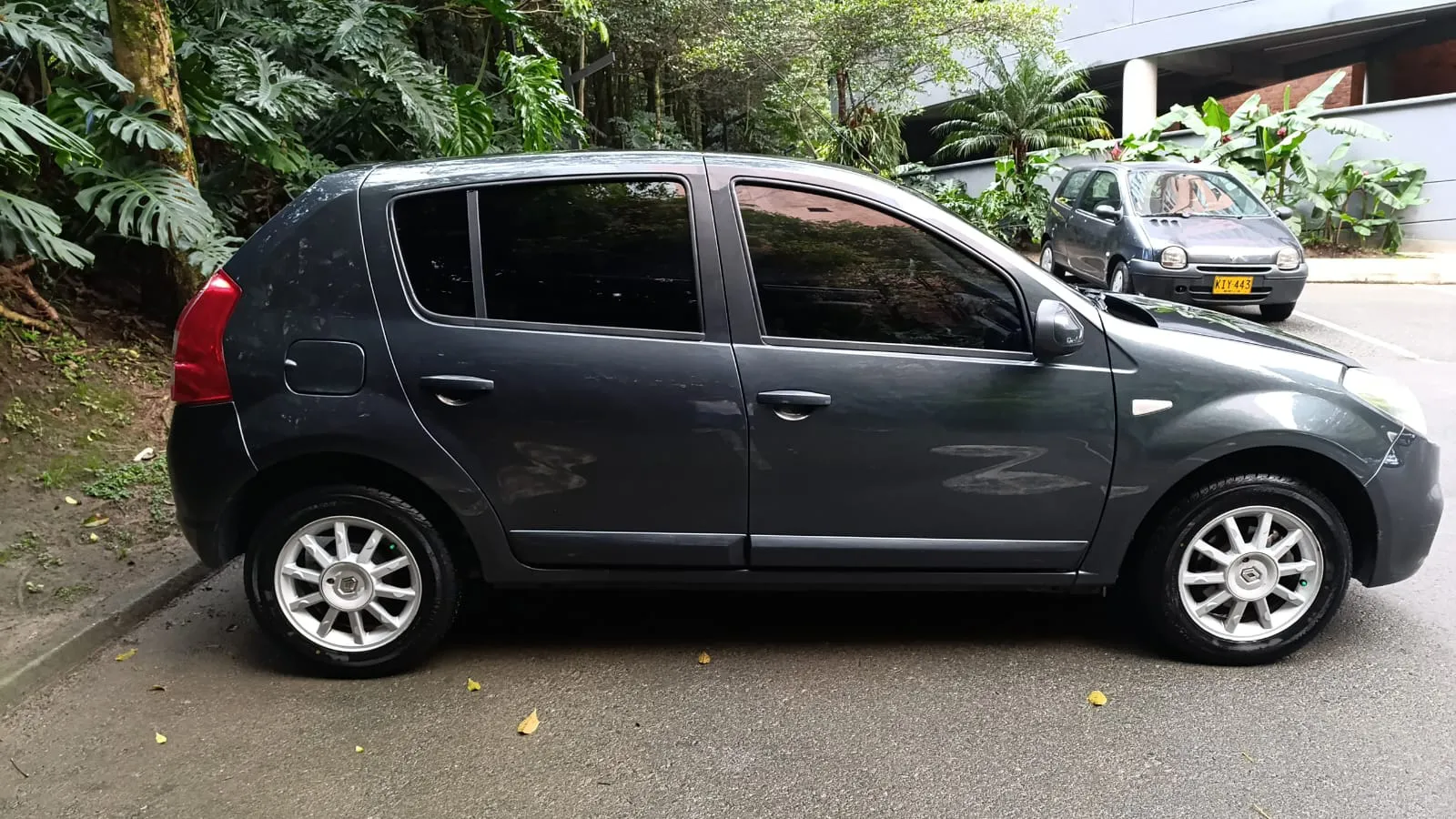 RENAULT SANDERO 2015