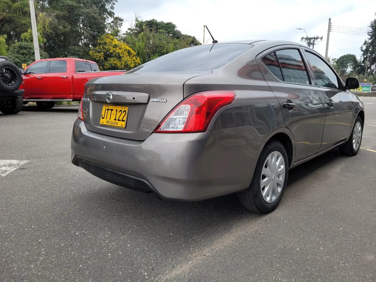 NISSAN VERSA 2021