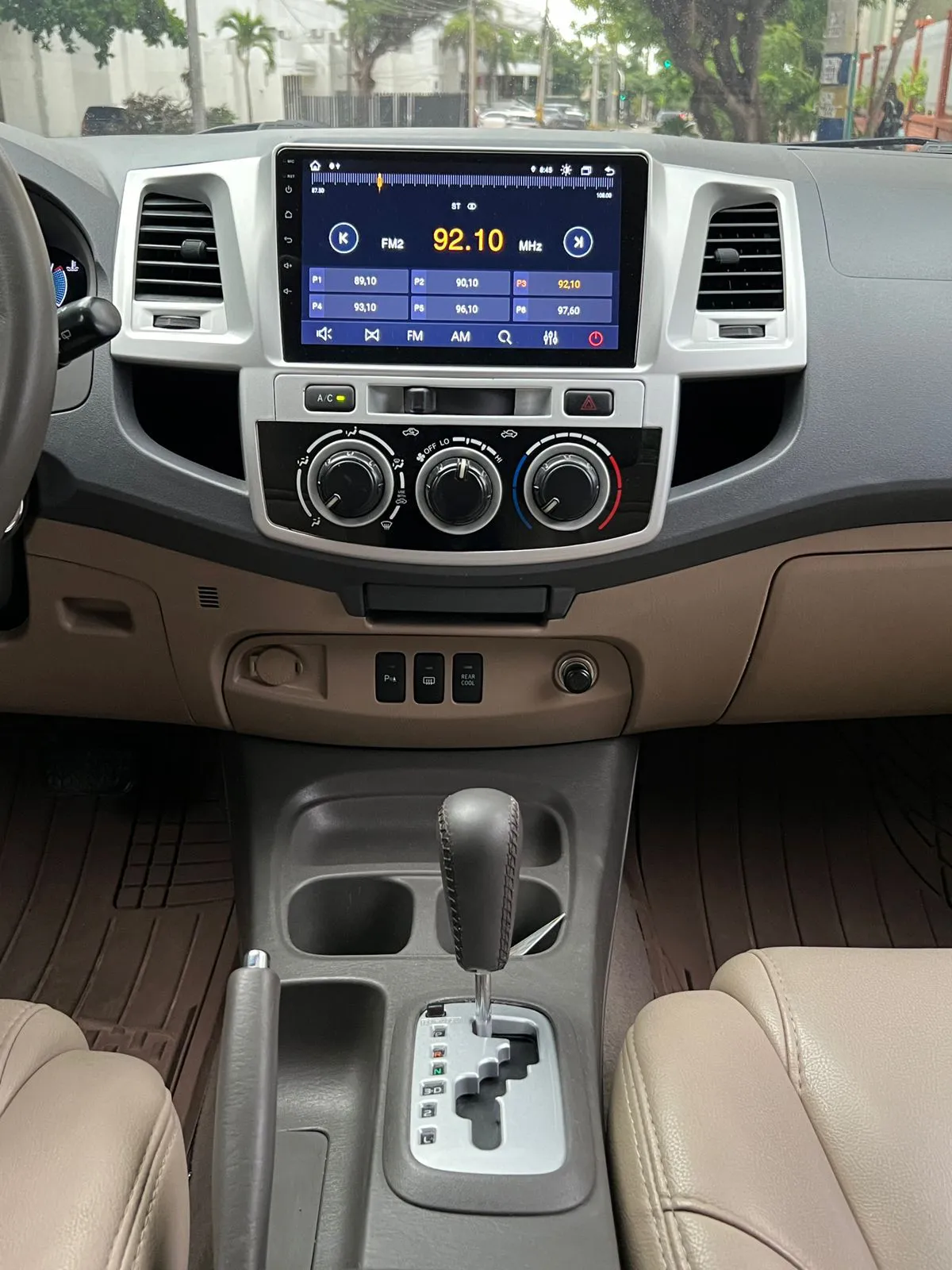 TOYOTA FORTUNER 2012