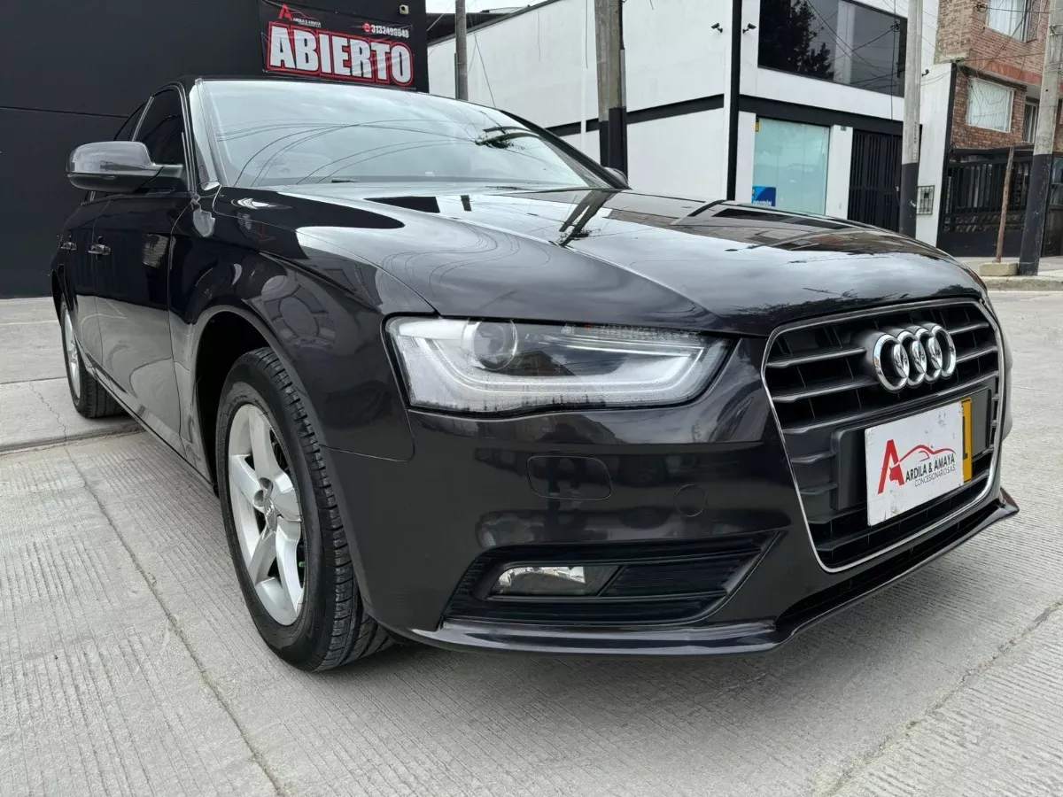 AUDI A4 B8 [FL] 1.8 TFSI COMFORT 2013