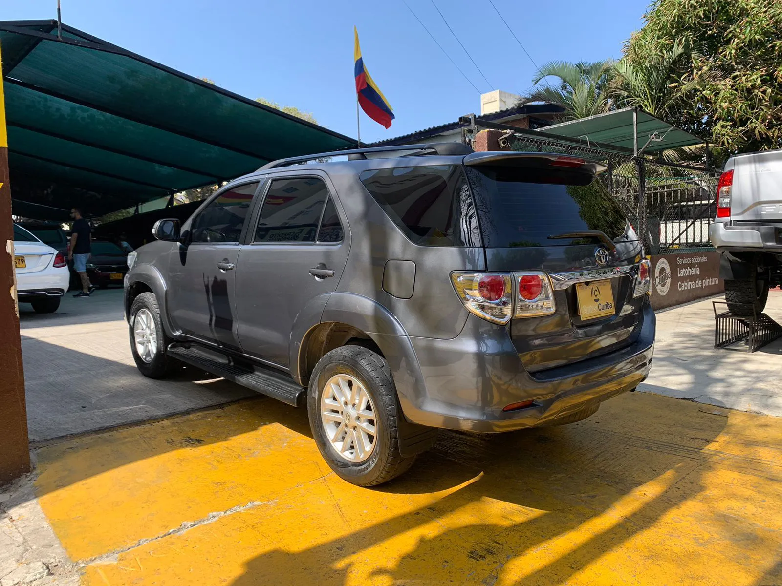 TOYOTA FORTUNER 2014