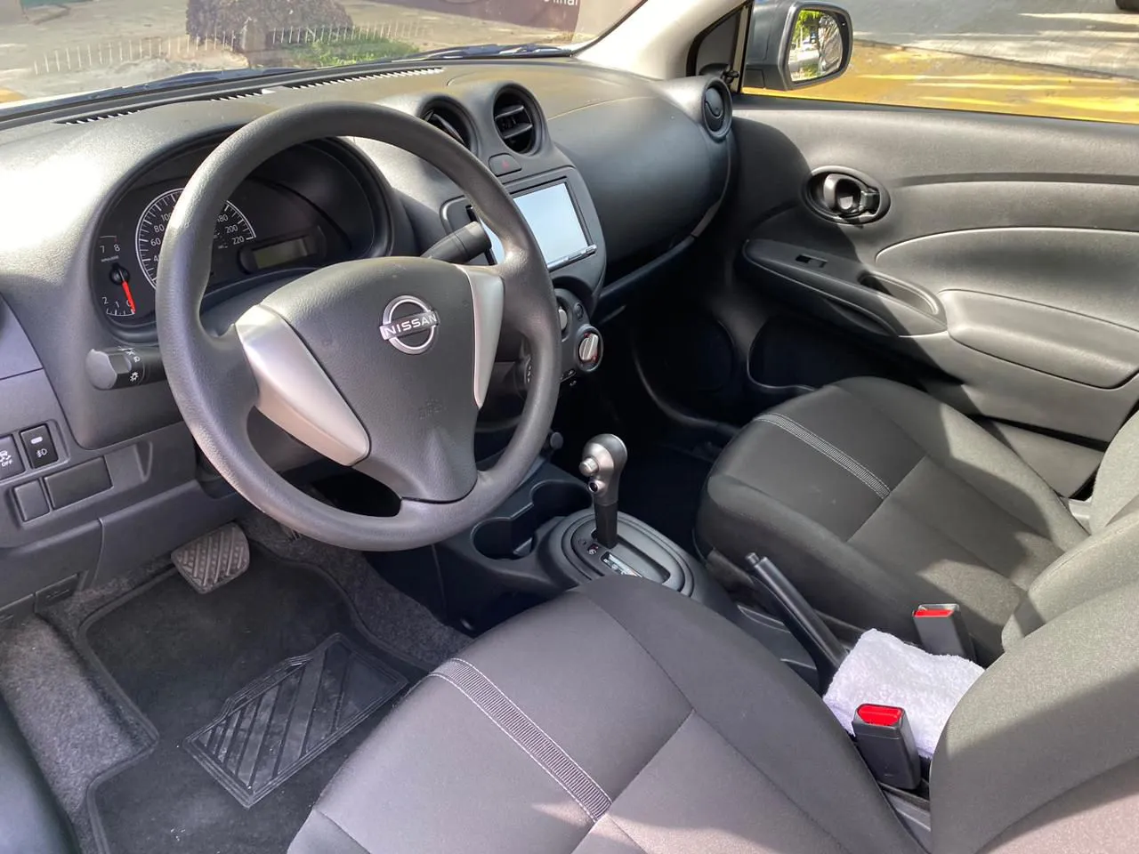 NISSAN VERSA 2024