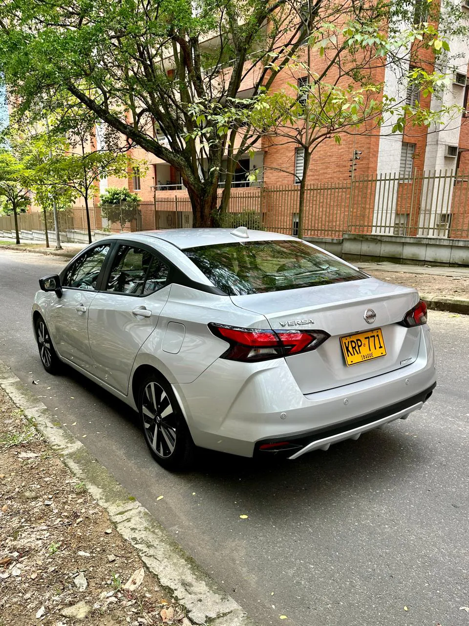 NISSAN VERSA EXCLUSIVE 2023