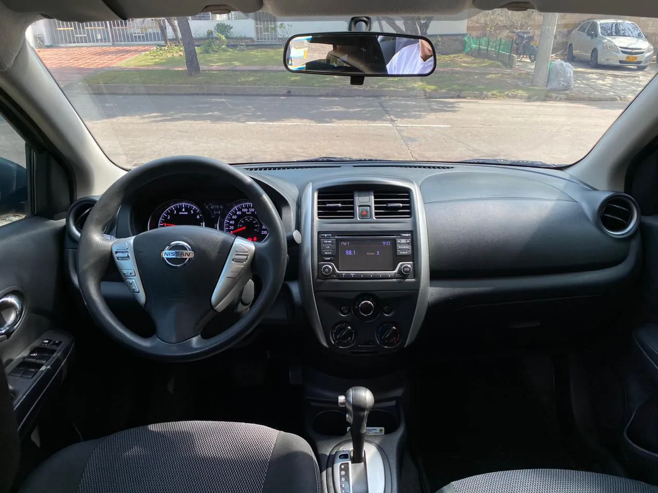 NISSAN VERSA 2016