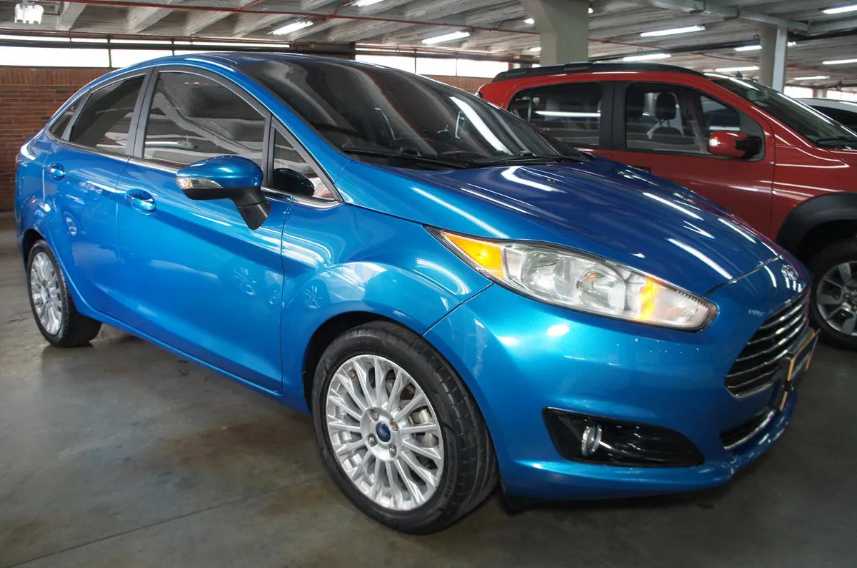 FORD FIESTA SPORTBACK TITANIUM 2015