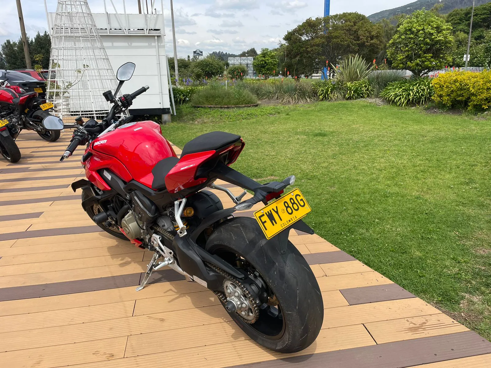 DUCATI STREETFIGHTER V4 S 2022