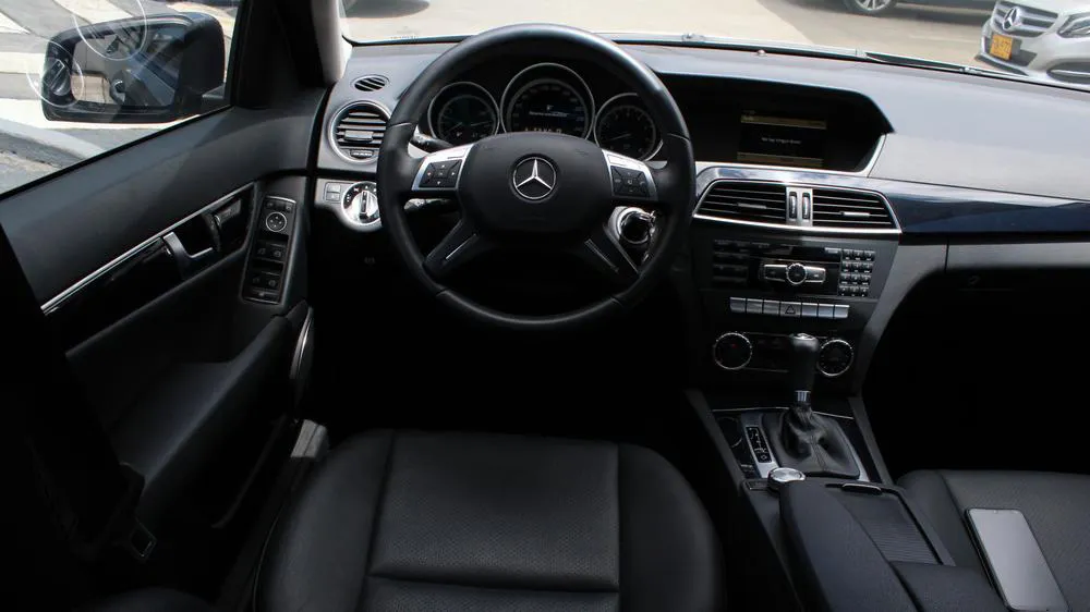 MERCEDES BENZ C180 CGI BLUEEFFICIENCY  2012