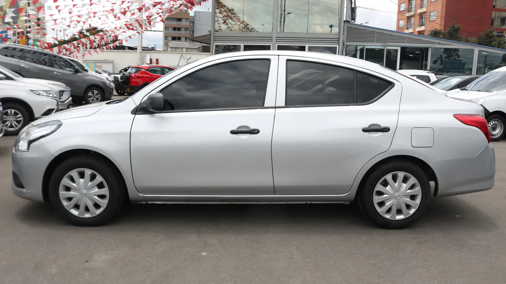 NISSAN VERSA [FL] DRIVE 2020