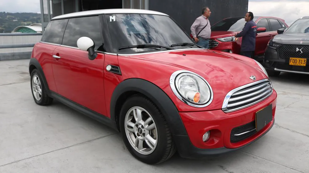 MINI COOPER F55 SALT 2013