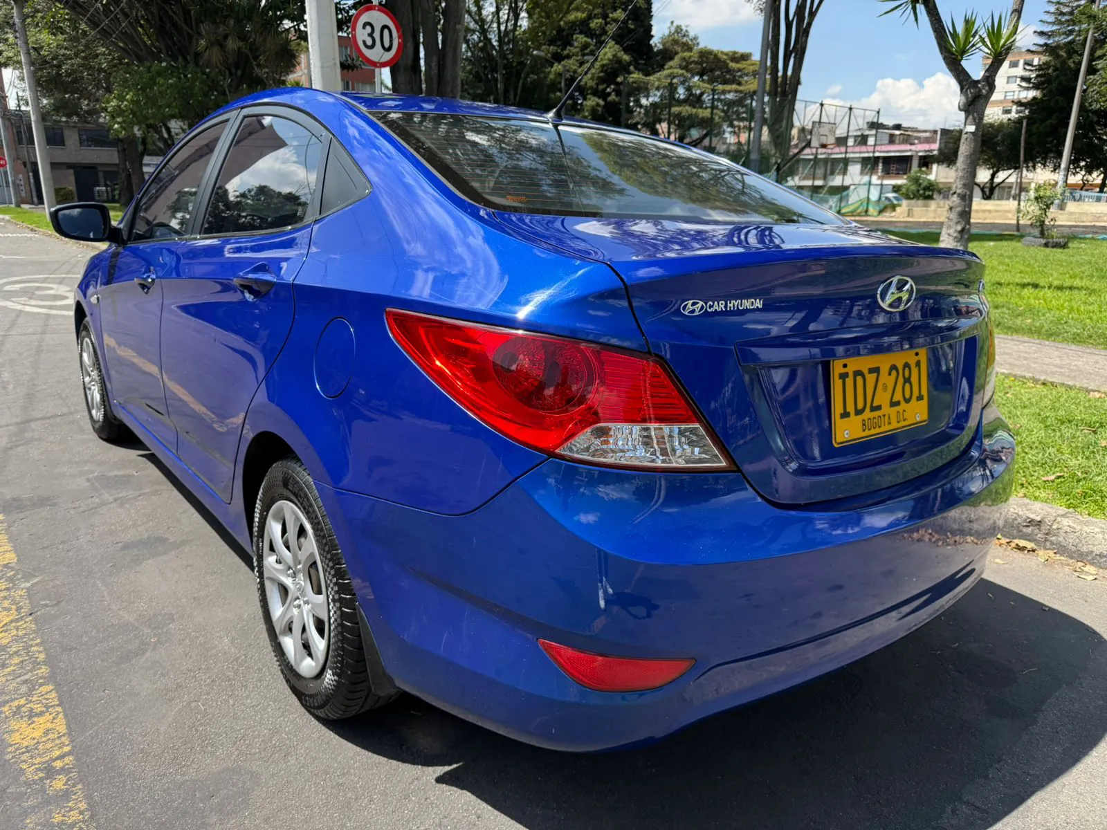 HYUNDAI Accent i25 2014