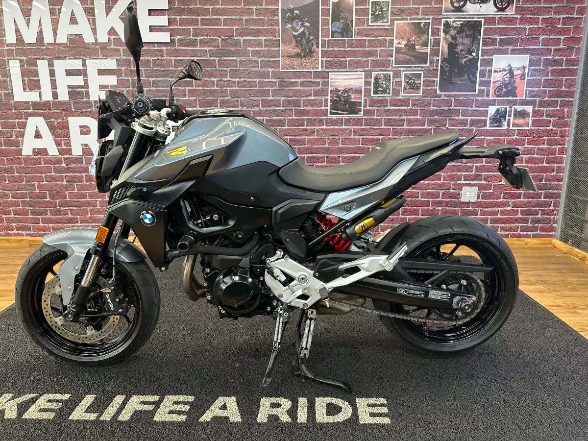 BMW F 900 R DYNAMIC 2024