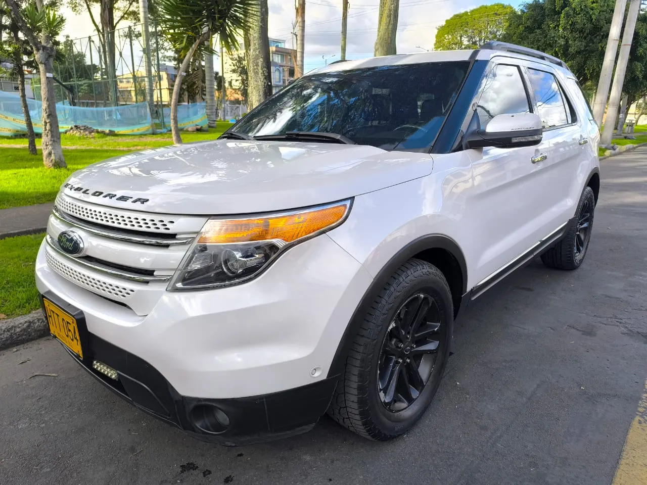 FORD EXPLORER LIMITED 2013