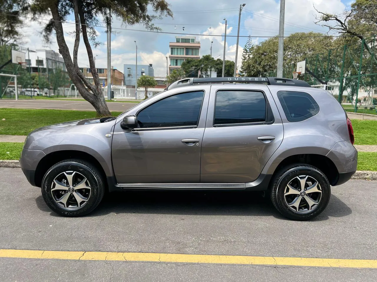 RENAULT DUSTER 2020